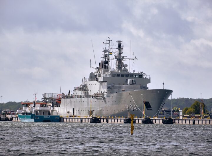 Новини світу - Шведські ВМС відстежують російську субмарину в Балтійському морі