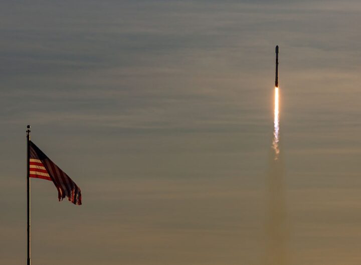 Новини бізнесу - SpaceX запустила 21 супутник зв’язку для армії США