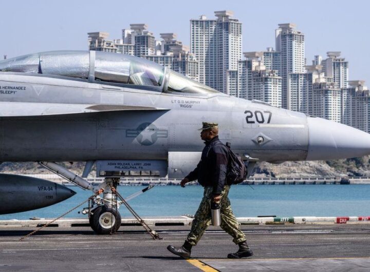 Новини світу - США втратили винищувач і вертоліт у Південнокитайському морі