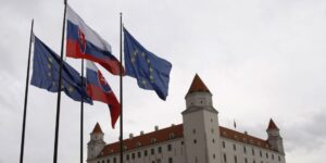Новини світу - У ЄС хочуть позбавити Словаччину права голосу через конституційні зміни