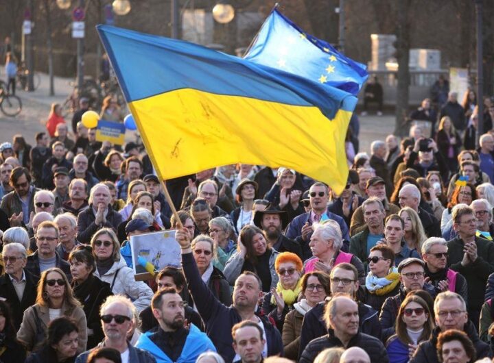 Новини України - Українці визначилися, чи справді уряд бореться з корупцією