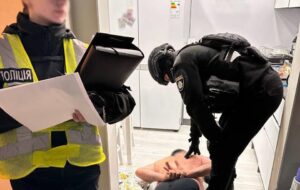 Новини Києва - В Києві чоловік влаштував стрілянину про перехожих