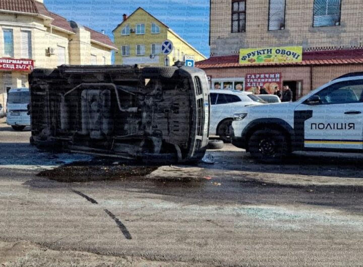 Новини України - В Одесі натовп перекинув мікроавтобус ТЦК