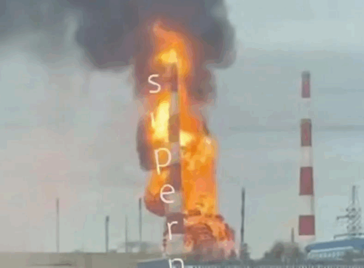 Новини світу - В Оренбурзі палає газопереробний завод
