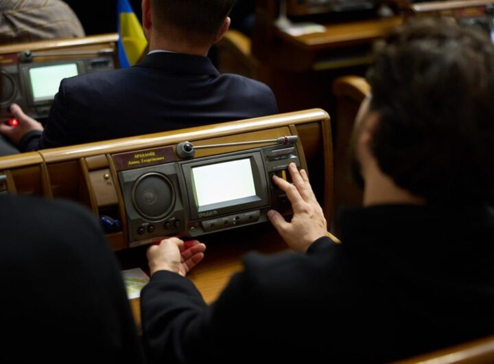 Новини України - В Україні продовжили воєнний стан і мобілізацію