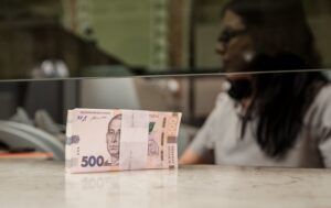 Новини України - В Україні середньомісячна зарплата зросла на 2,7%