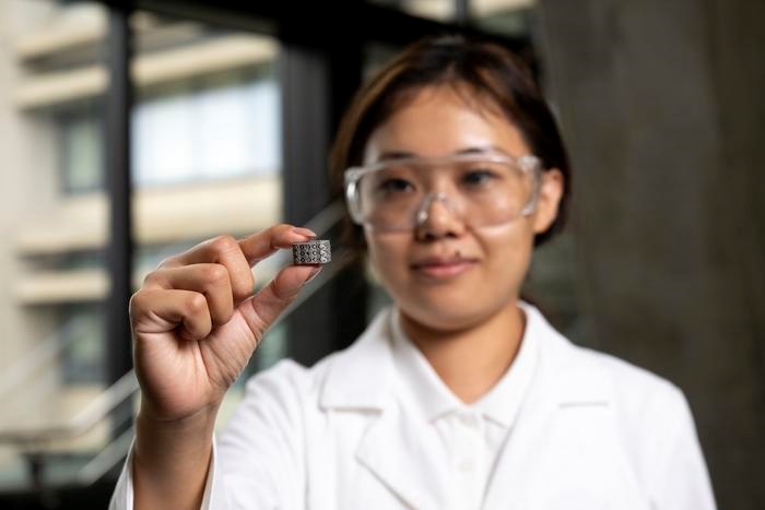 Технології - Вчені створили унікальні самозарядні імплантати для хребта