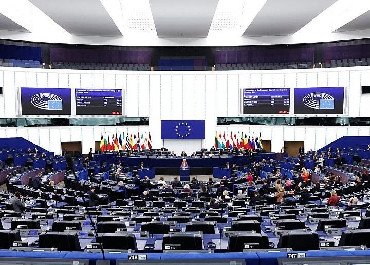 Новини світу - ЄС ухвалив 19-й пакет санкцій проти Росії