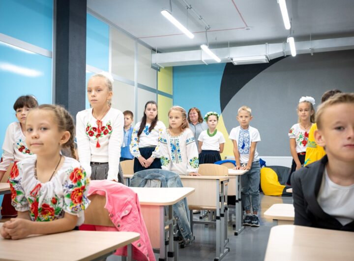 Новини України - За кордоном верифікували перші суботні та недільні українські школи