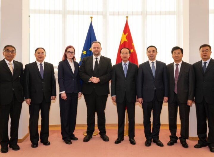 Новини світу - Зустріч депутатів ЄС і Китаю закінчилася суперечкою через Україну - ЗМІ