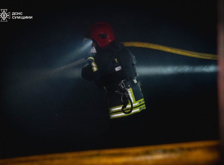 Суми: рятувальники ліквідували пожежу після російського обстрілу