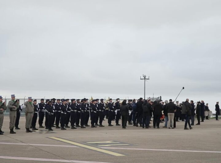 Офіційна церемонія зустрічі Володимира Зеленського з Емманюелем Макроном