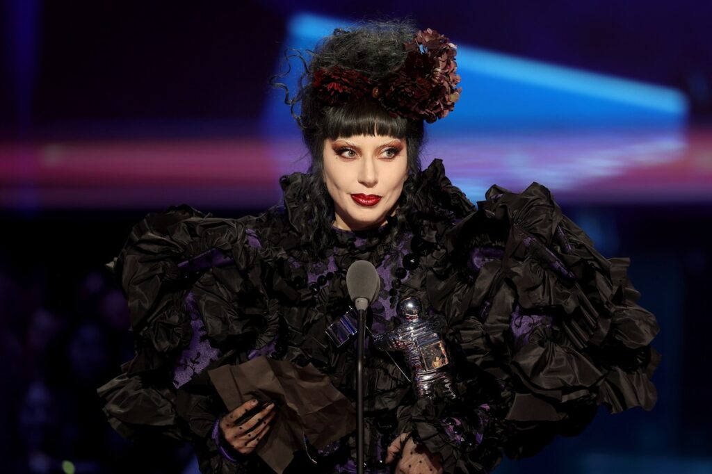 Новини культури - Apple Music оголосив топ-поппісень 2025: Леді Гага очолила рейтинг