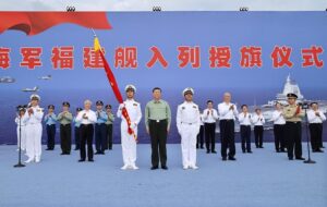 Новини світу - Армія Китаю отримала найпотужніший авіаносець