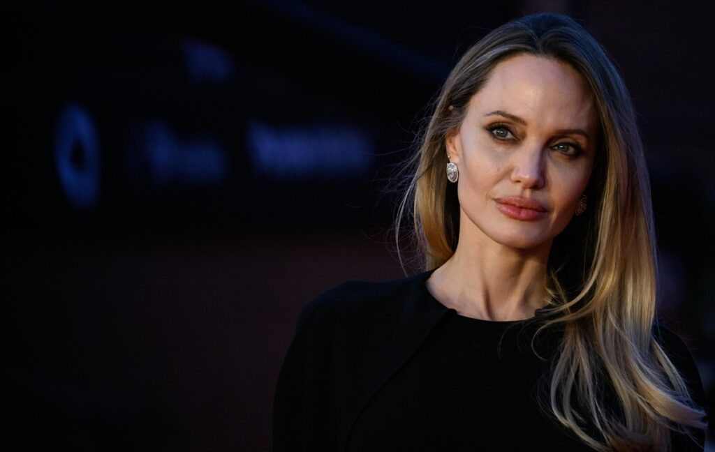 Новини України - Джолі не попереджала владу про свій візит