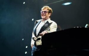 Новини культури - Елтон Джон розповів про погіршення зору та надію на науковий прорив