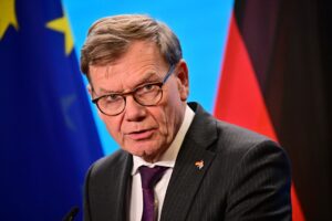 Новини світу - ФРН продовжить допомогу Україну, наполягаючи на розслідуванні корупції