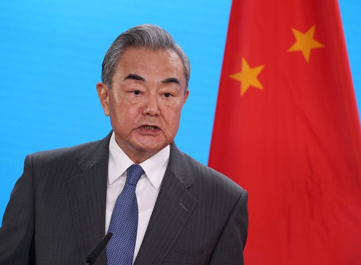 Новини світу - Глава МЗС Китаю відвідає Росію