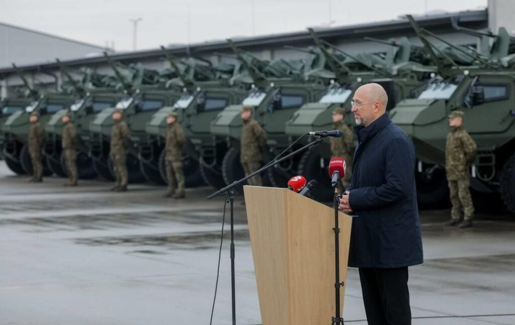 Новини України - Латвія передала Україні 21 бронетранспортер Patria