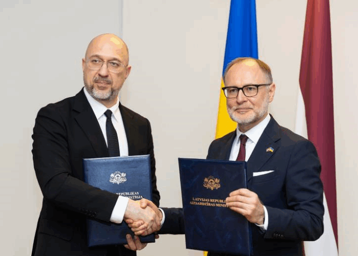 Новини світу - Латвія передасть Україні понад 20 Patria