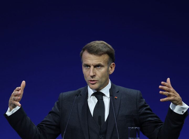 Новини світу - Макрон заявив про "шанс" на шляху до миру