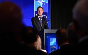 Новини світу - НАТО обігнав РФ у виробництві боєприпасів - Рютте