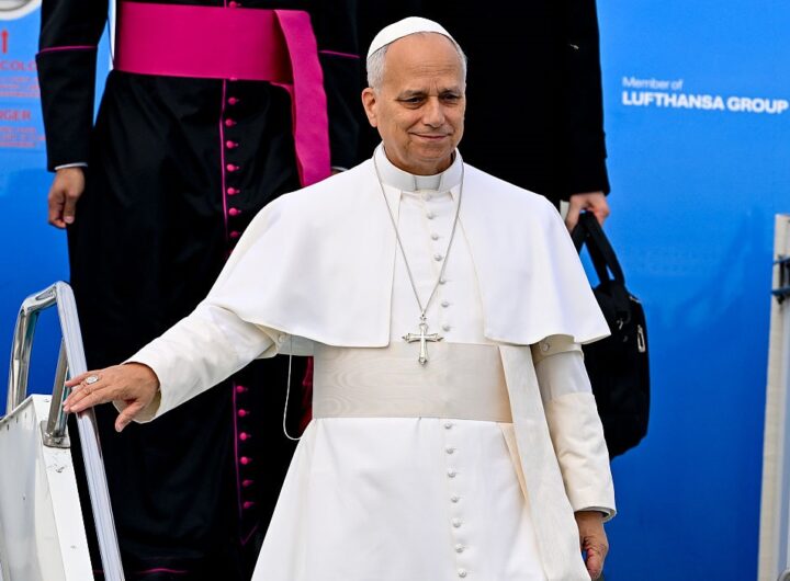 Новини світу - Папа Римський розпочав перший закордонний візит