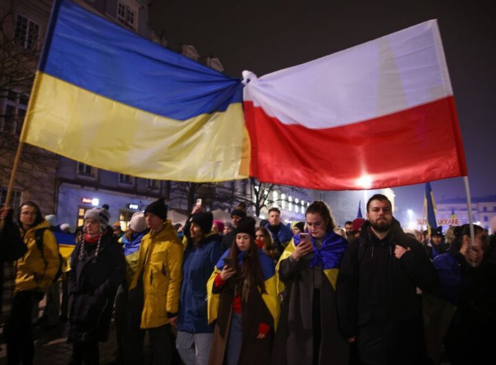 Новини світу - Польща прирівняє статус українських біженців до інших іноземців