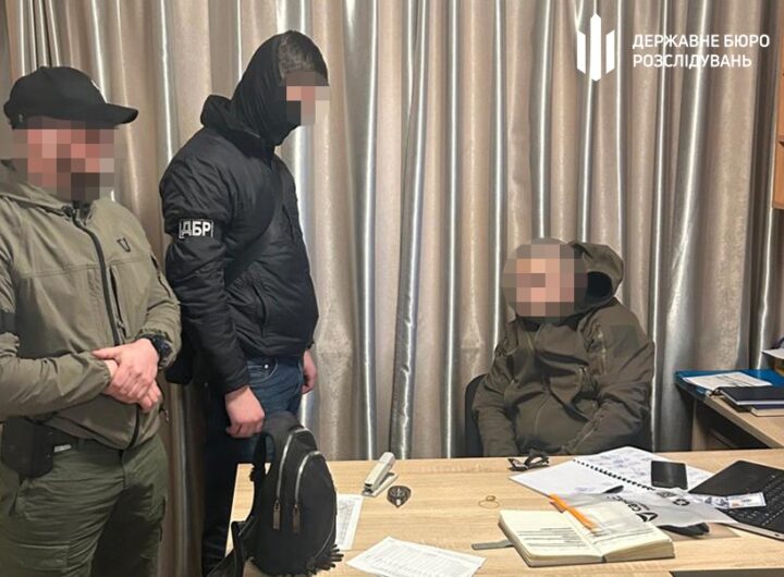 Новини України - Посадовець одеської Військової академії вимагав гроші у курсантів