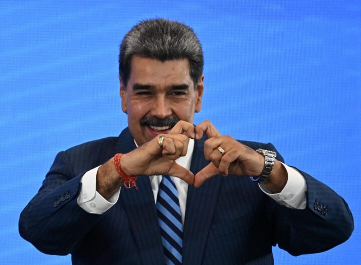 Новини світу - США допускають утечу Мадуро в Росію - ЗМІ