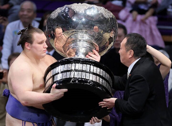 Новини спорту - Сумоїст Явгусишин став першим українцем, який переміг у Кубку імператора