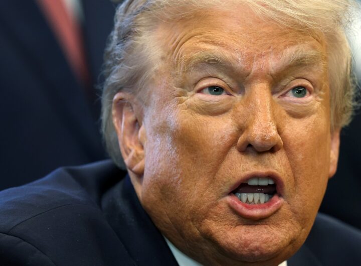 Новини світу - Трамп накинувся на NYT, назвавши видання "ворогом народу"