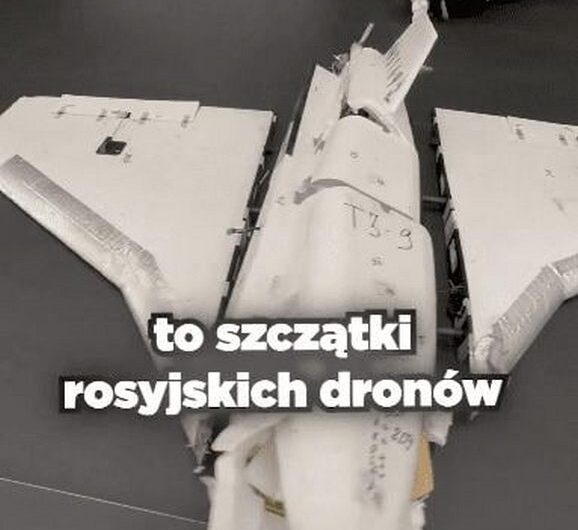 Новини світу - Туск показав рештки збитих російських дронів