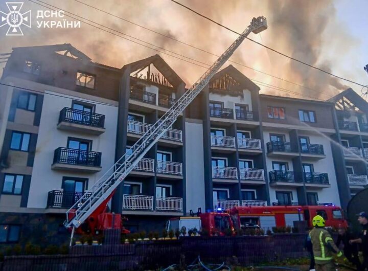 Новини України - У Буковелі спалахнула пожежа в готелі