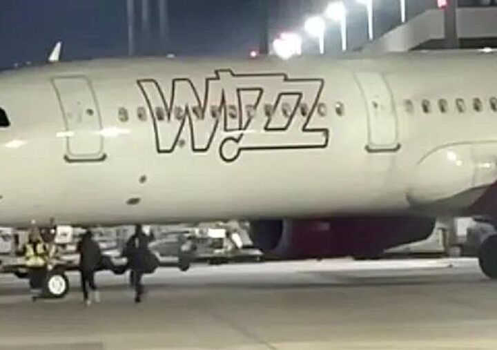 Новини світу - У ФРН пасажири вибігли на злітний майданчик, намагаючись наздогнати літак