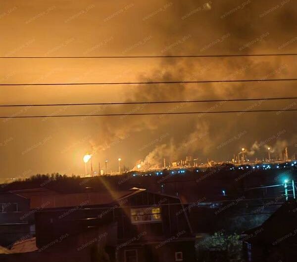 Новини світу - У Липецьку і Кстово серія вибухів, палає НПЗ - ЗМІ