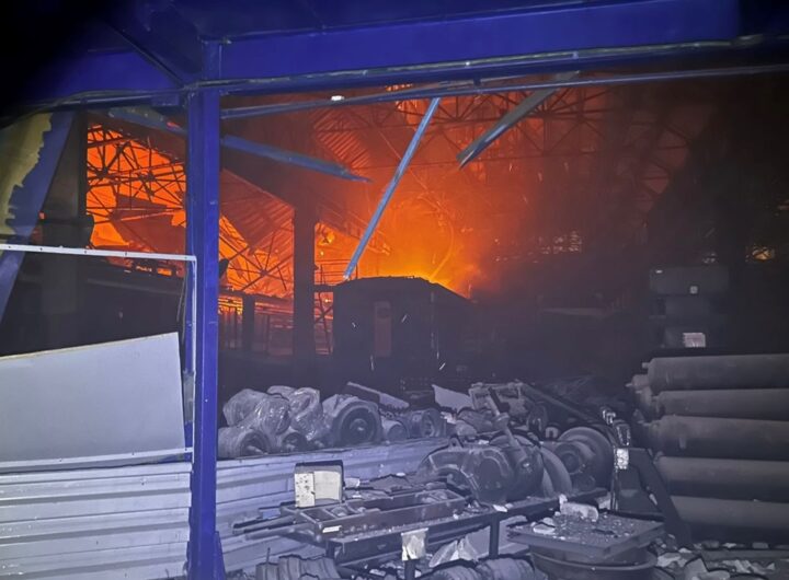 Новини України - Удар по Дніпру: пошкоджене залізничне депо з приміськими електричками