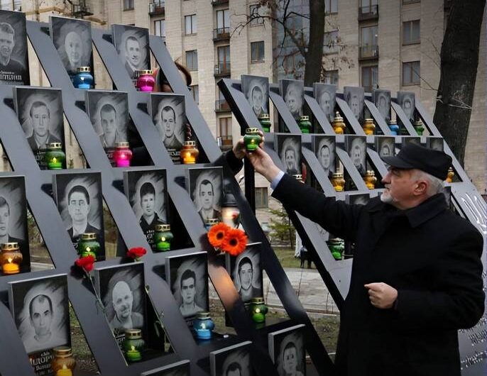 Новини України - Уряд збільшив виплати родинам Героїв Небесної Сотні