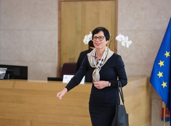 Новини України - ЄС має всі підстави відкрити переговорні кластери з Україною - єврокомісар