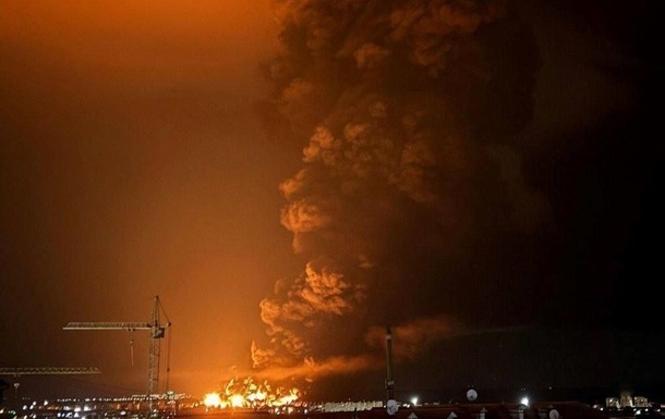 Новини України - З'явилися знімки наслідків удару по нафтобазі у Феодосії