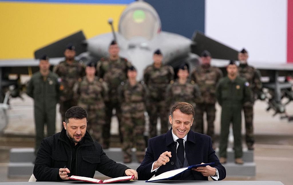 Новини України - Зеленський і Макрон підписали оборонну декларацію
