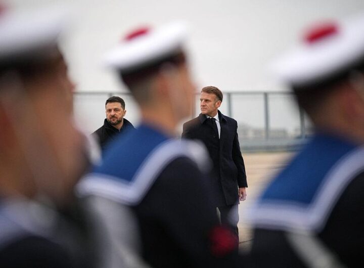 Новини України - Зеленський прибув у Париж і зустрівся з Макроном