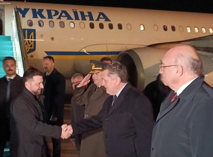 Новини політики - Зеленський прибув в Анкару, де його зустрів Умєров