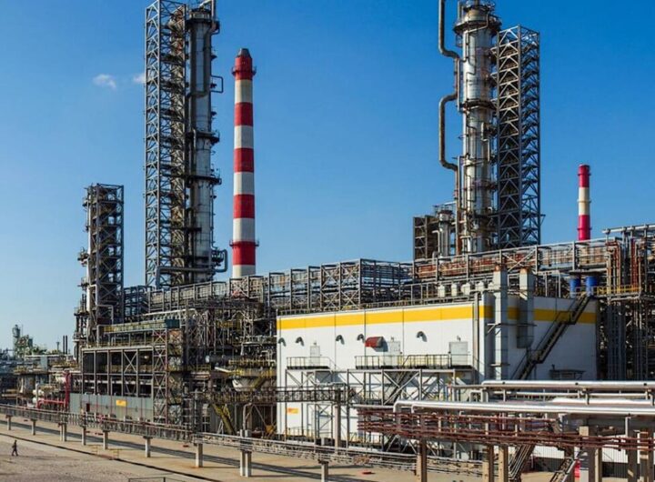 Новини бізнесу - Зупинив роботу НПЗ, що постачає Москві паливо - ЗМІ