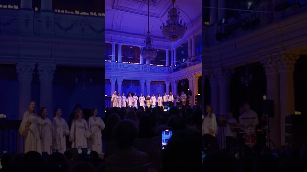 "Щедрик" у виконанні хору "Гомін" #art #music #ukraine