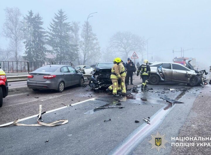 Новини України - Біля Рівного велике ДТП заблокувало трасу на Київ