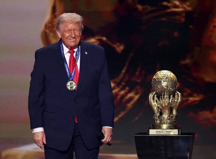 Новини спорту - Дональд Трамп удостоївся честі стати володарем футбольної Премії миру