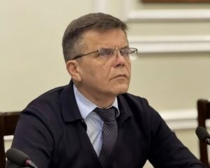Новини України - Дорога до Буковелю: керівник Служби відновлення написав заяву на звільнення