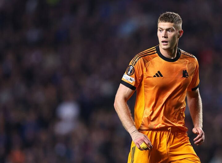 Новини спорту - Довбик близький до переїзду в Англію - Рома вже веде переговори