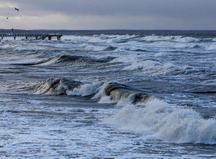Новини світу - Естонія виявила пошкодження п'яти підводних кабелів